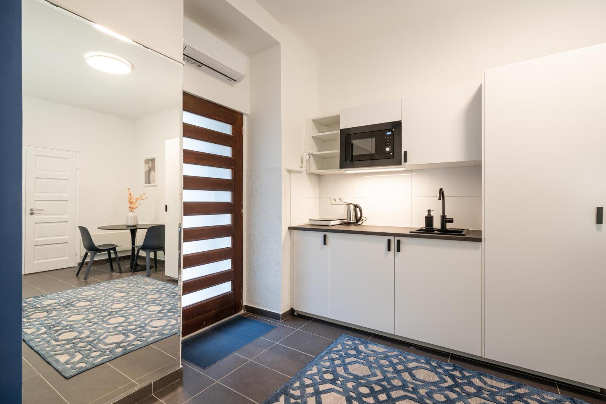 R10- Boutique Apartments, Best Location. By Bqa Budapest Exterior photo